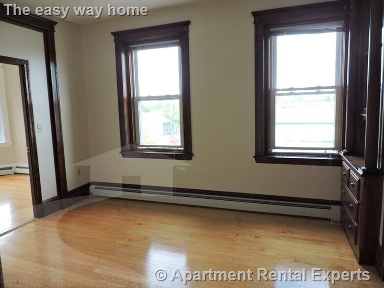 Building Photo - 274 Brookline St