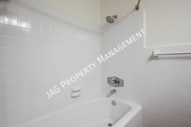 Building Photo - 1426 Berrier St