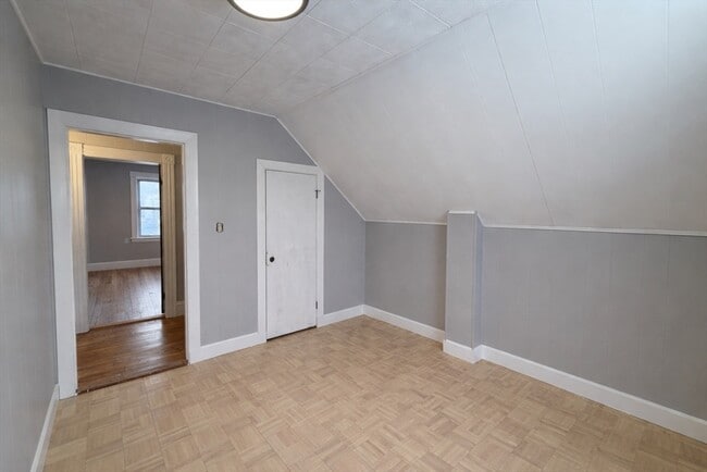 Building Photo - 5 Blair Ct