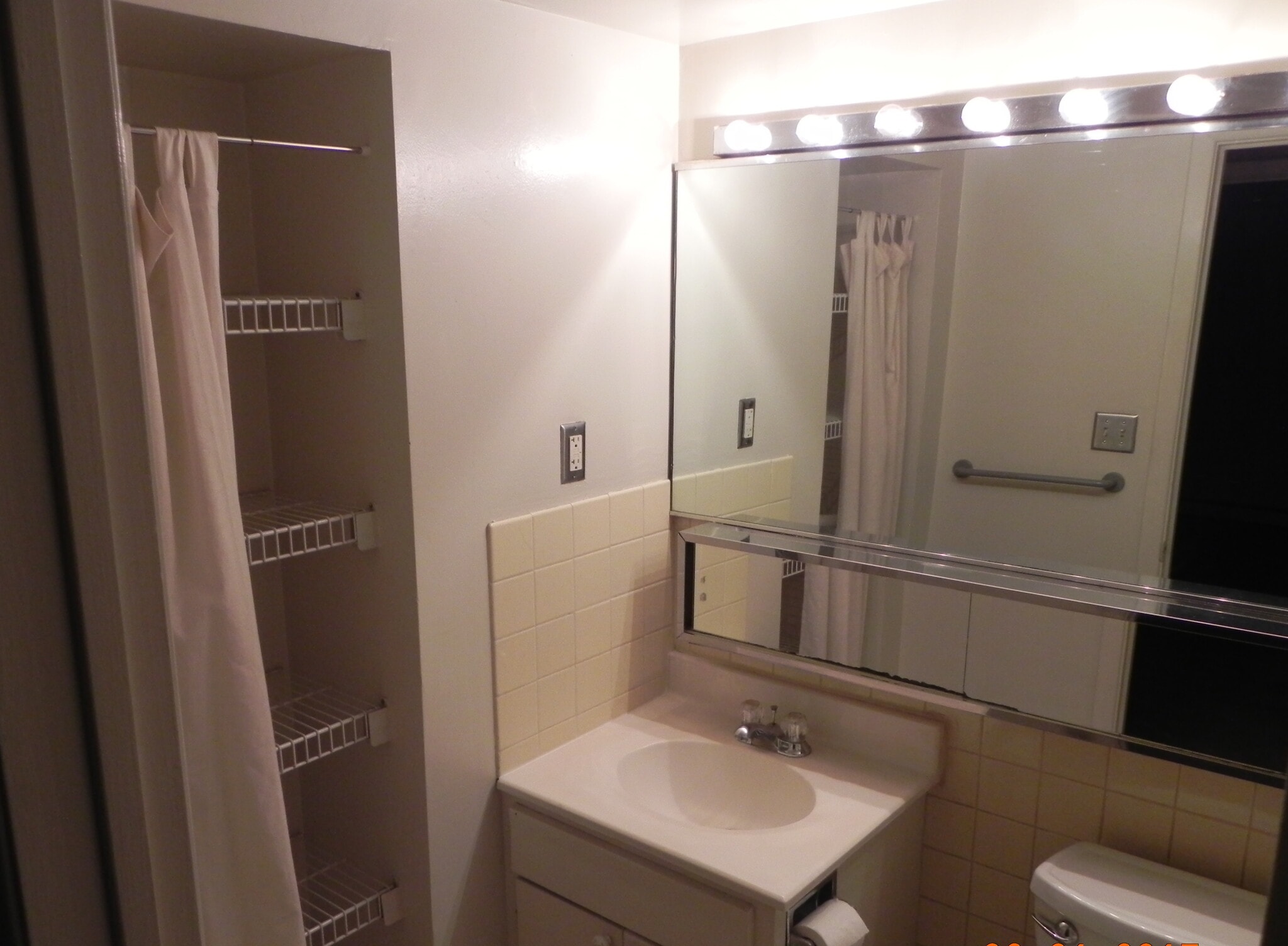 Building Photo - 125 Twin Oaks Dr