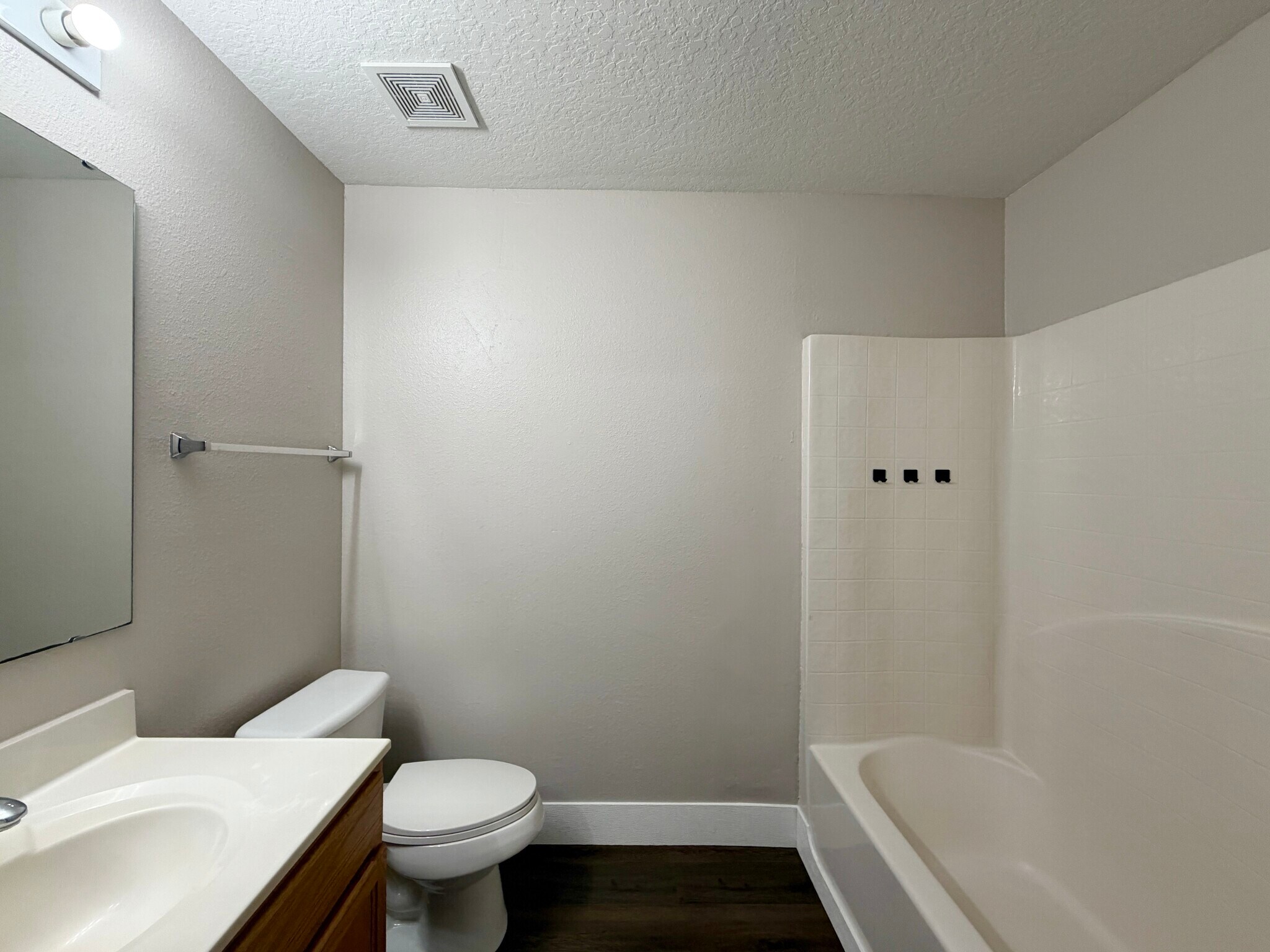 Building Photo - 47 Sawfish Ct