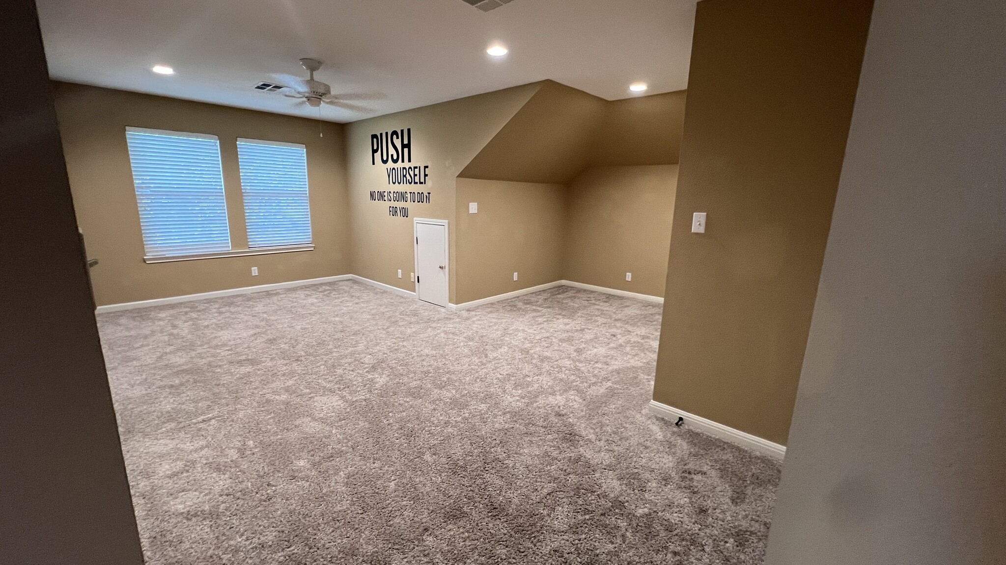 Lots of attic space - 18439 Rogers Bend