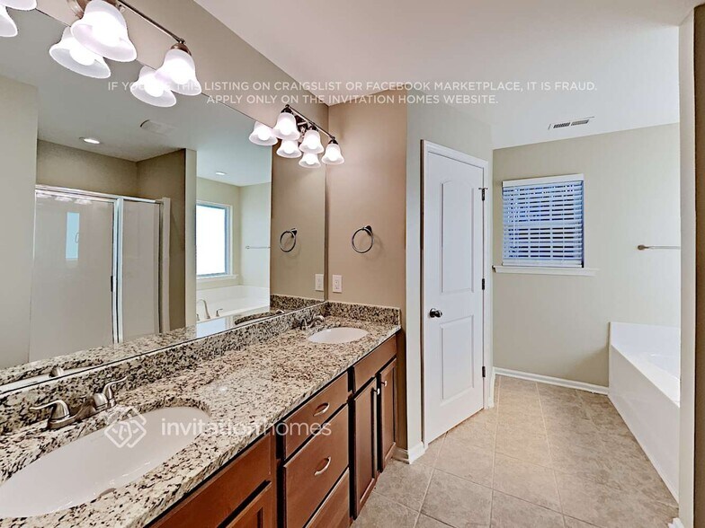 Building Photo - 13126 Reunion St