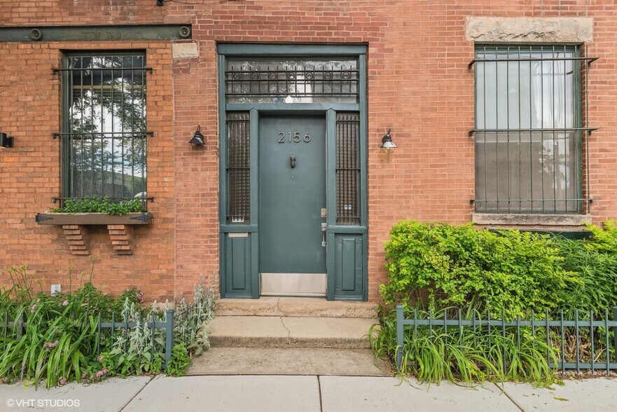 Building Photo - 2156 W Hubbard St