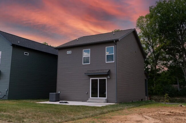 Building Photo - New Construction Modern Home With Open Floor Plan, Whte Cabintery and Primary Bedroom Suite