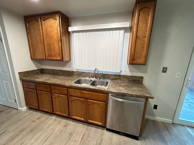 Building Photo - REDUCED!!!