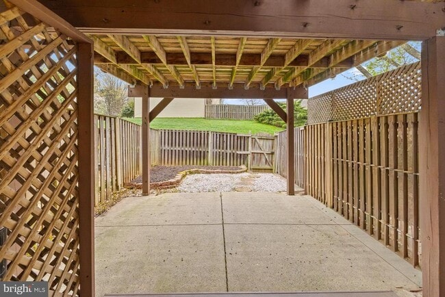 Building Photo - 8640 Dellway Ln