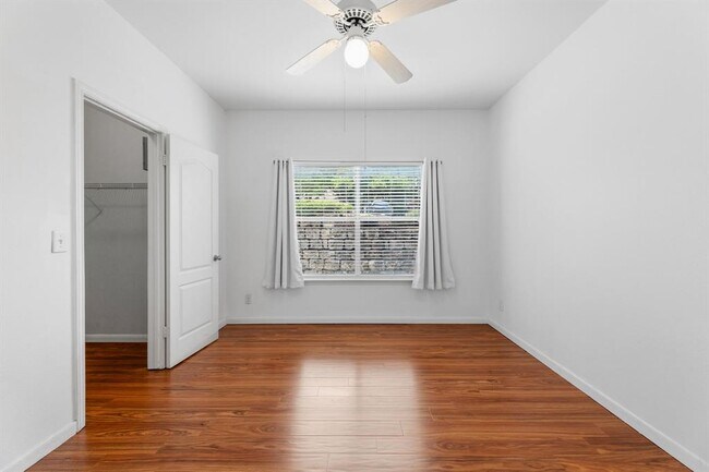 Building Photo - 6000 Shepherd Mountain Cove