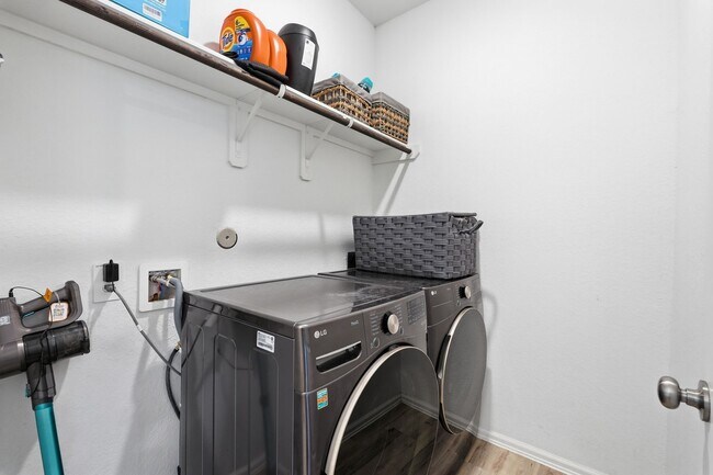 Building Photo - 2822 Paradise Rdg Wy