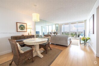 Building Photo - 1800 Sunset Harbour Dr