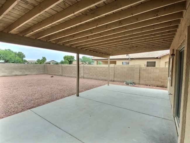 Building Photo - 41925 W Sunland Dr