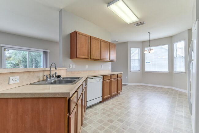 Building Photo - 124 Peoria Blvd