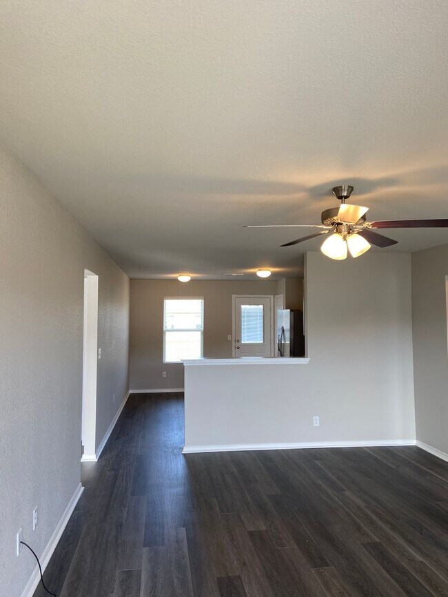 Building Photo - *NOW PRELEASING* Three Bedroom | Two Bath Home in Maumelle