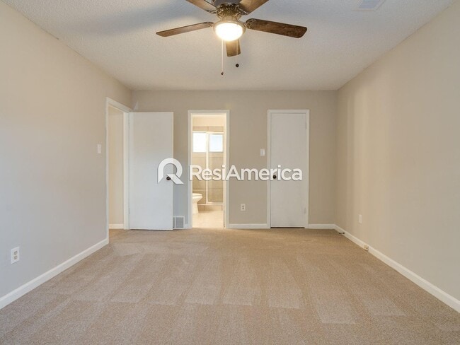 Building Photo - Large, Renovated 3BR/3B Home in 38125!
