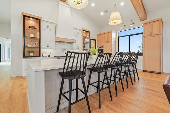 Building Photo - 12401 Rivendell Ct
