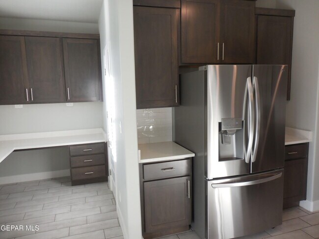 Building Photo - 2245 Rocky Ter Pl