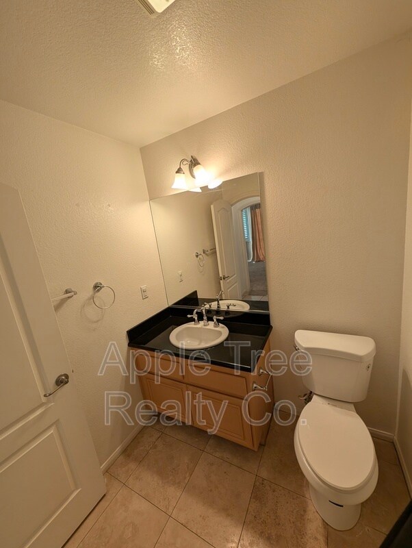 Building Photo - 1560 Gazebo Ln