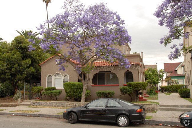 Building Photo - 967 N Park Cir