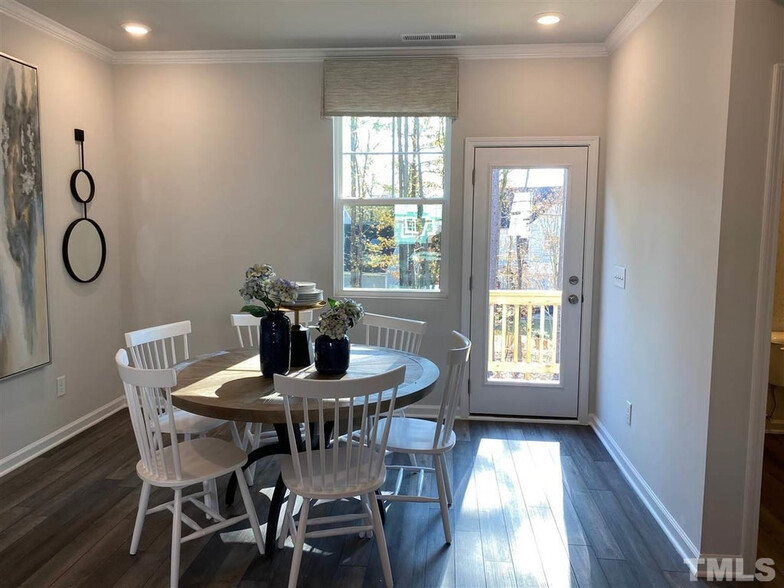 Building Photo - Room in Townhome on Shoreside Dr