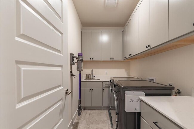 Building Photo - 4007 Manifest Ln