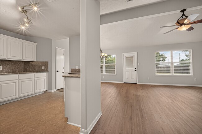 Building Photo - 16299 Hidden Deer Ln