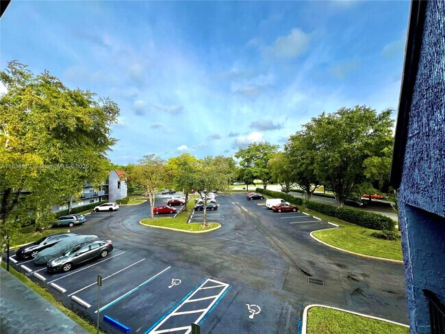Building Photo - 8450 Lagos De Campo Blvd