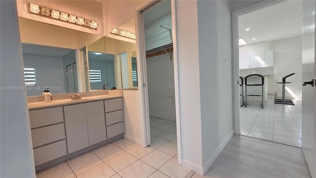 Building Photo - 3041 NW 16th St