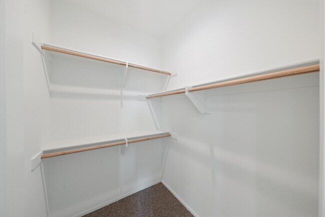 Building Photo - 822 Francesca Dr