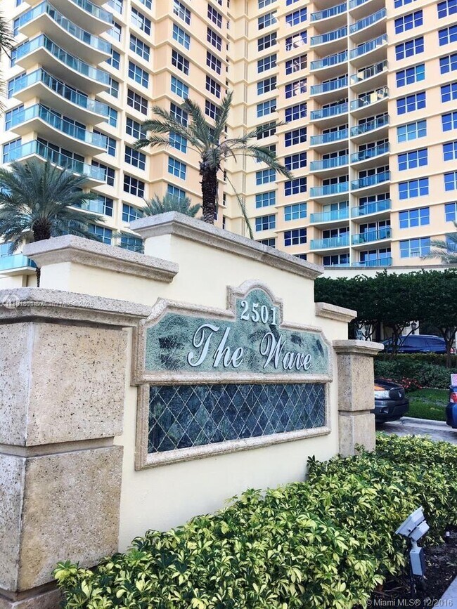 Building Photo - 2501 S Ocean Dr