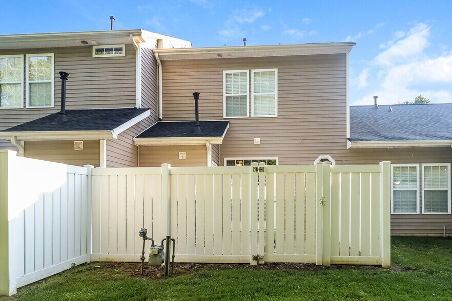 Building Photo - 8248 Carob Tree Ln