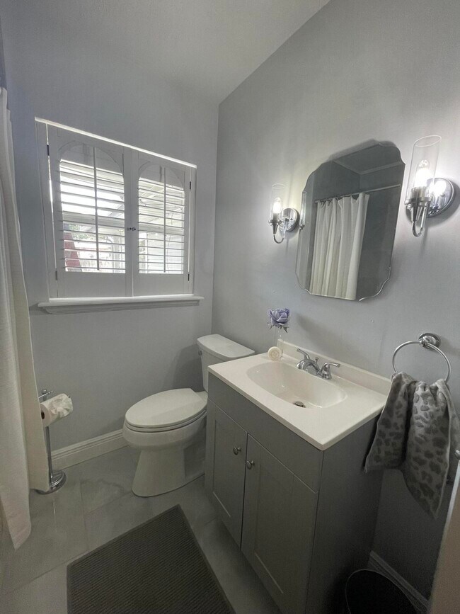 Building Photo - 5 N Deleon Ave