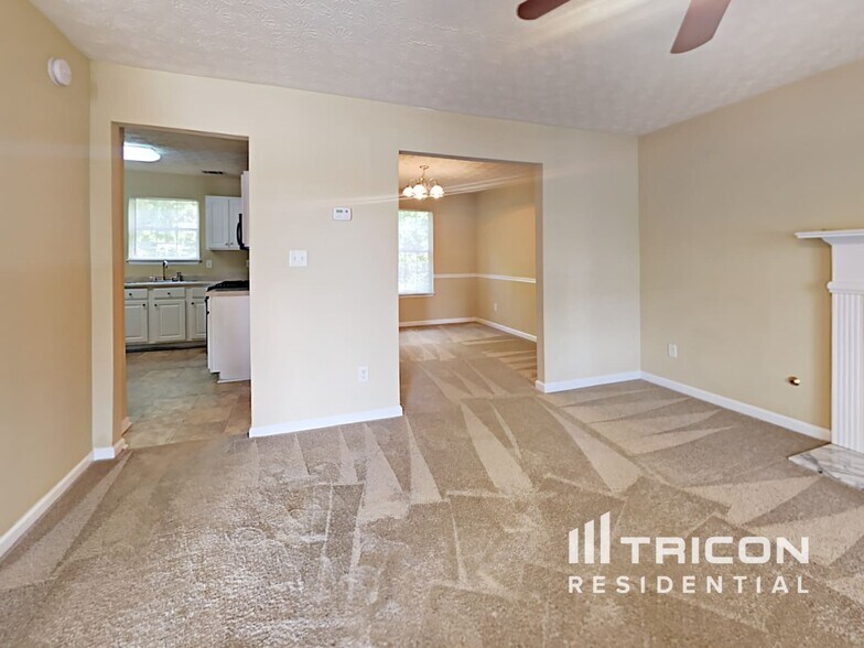 Building Photo - 1040 Kirtley Way SE