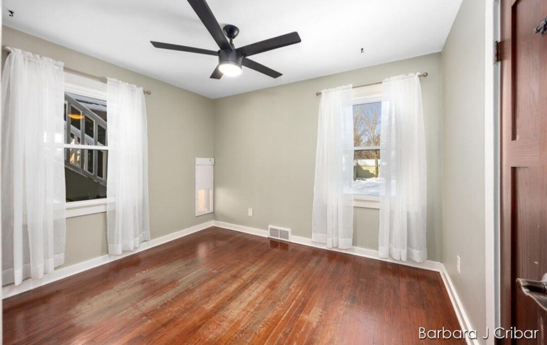 Building Photo - 133 Casey Ct SE