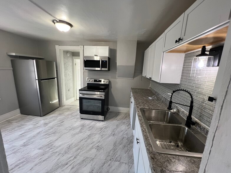 Building Photo - 101 Superior St