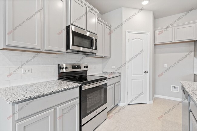 Building Photo - 748 Gingham Trl