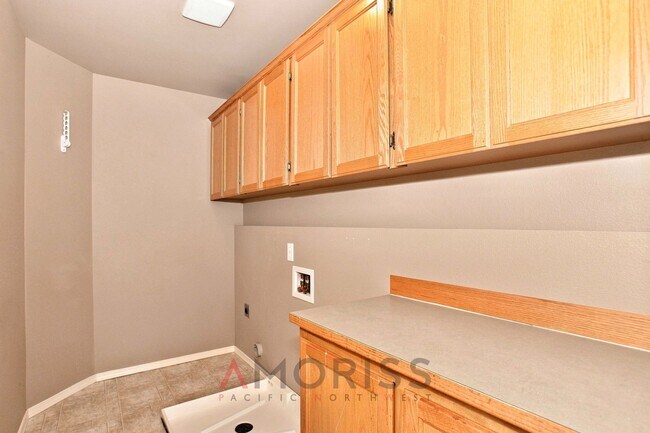 Building Photo - Spacious 4bd - 2.5ba Bonney Lake Home on Quiet Cul-de-Sac