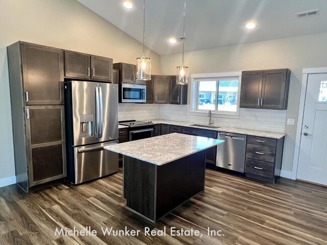 Building Photo - 6330 Beckville ln