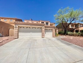 Building Photo - IMMACULATE HOME LOCATED IN SUMMERLIN, 4 BEDROOM 3.5 BATH, 3 CAR GARAGE