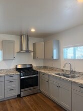 Building Photo - 1596 Luxton St