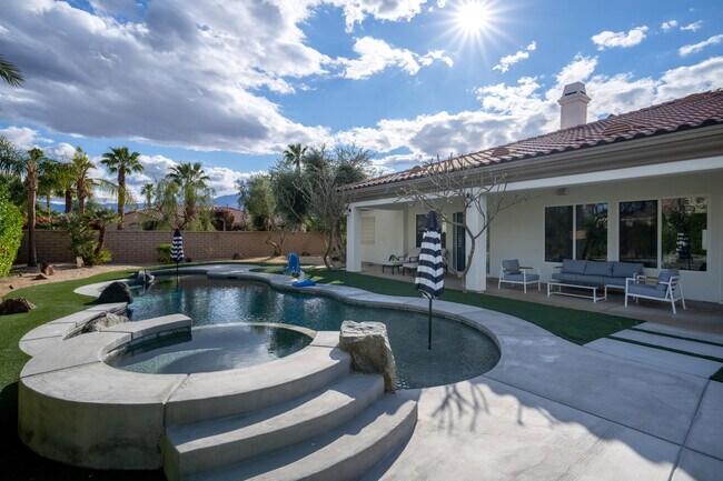 Building Photo - 49392 Hohokam River St
