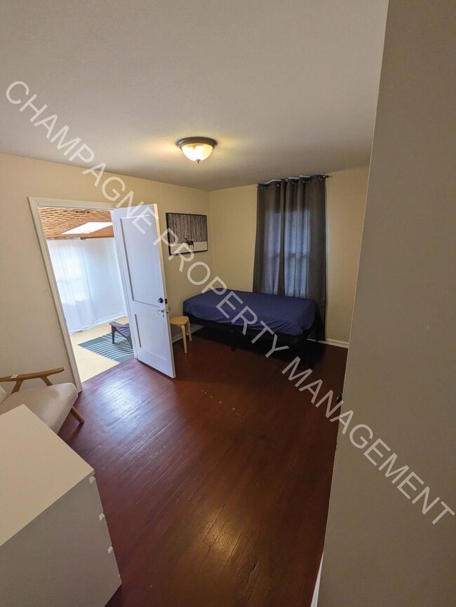 Building Photo - Single Family Home in KC