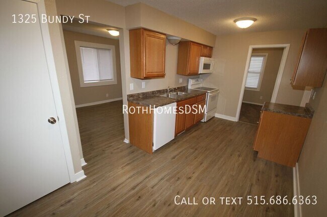 Building Photo - 1325 Bundy St