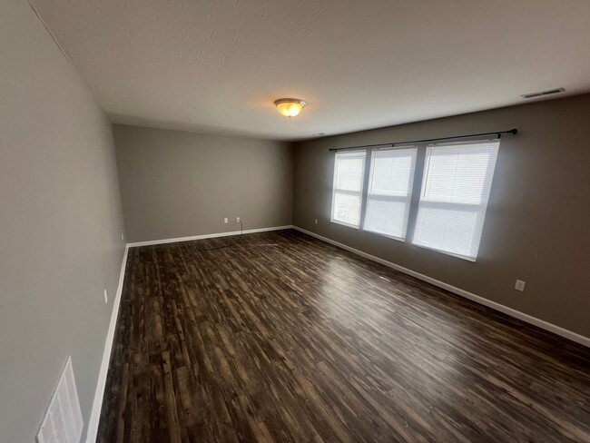 Building Photo - 106 Day Place 3BR/2.5BA (Trenton)