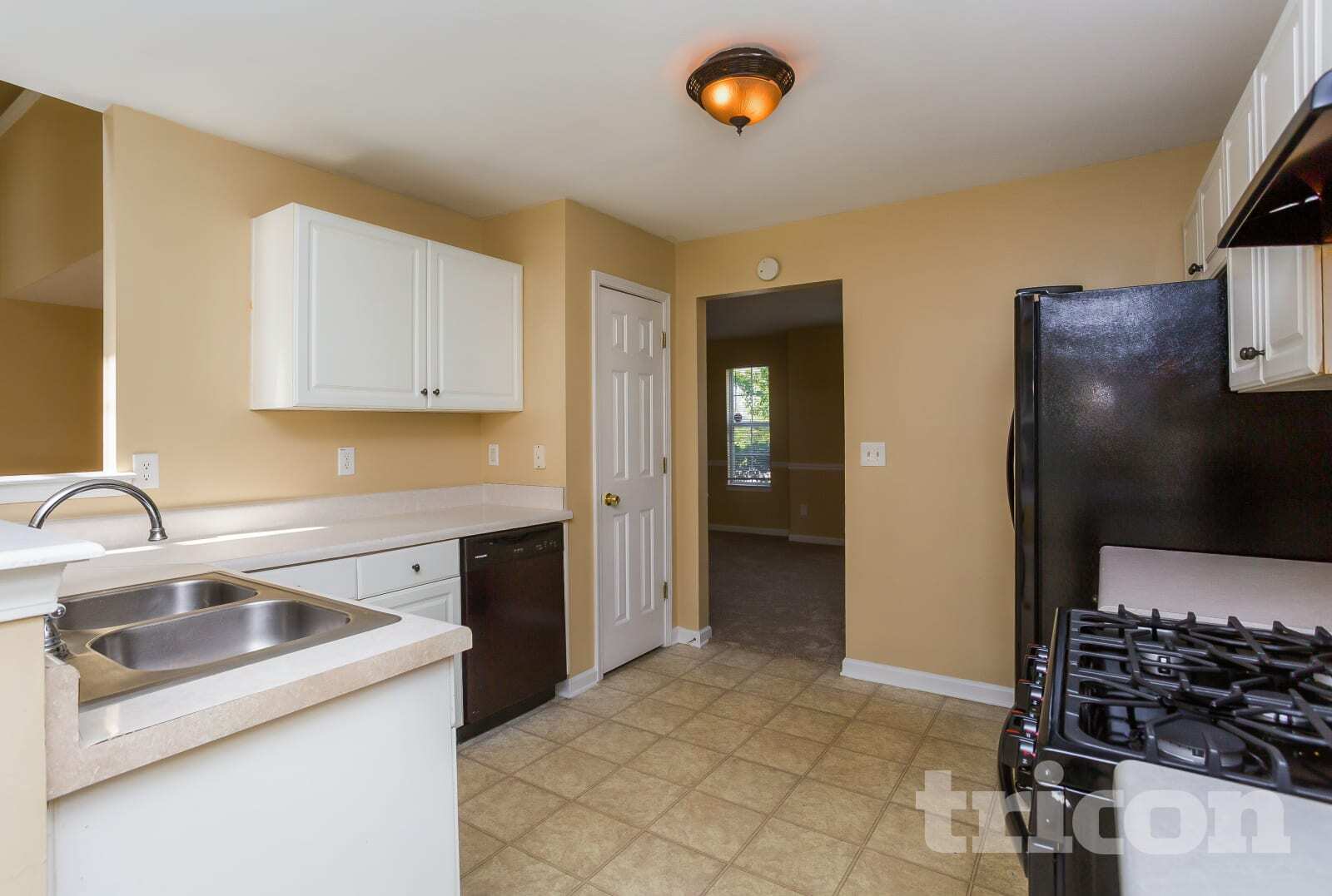 Building Photo - 1420 Spring Hill Run