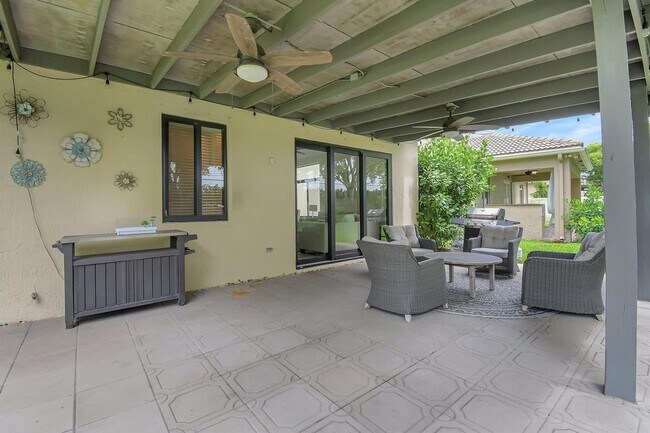 Building Photo - 6041 SW 195th Ave