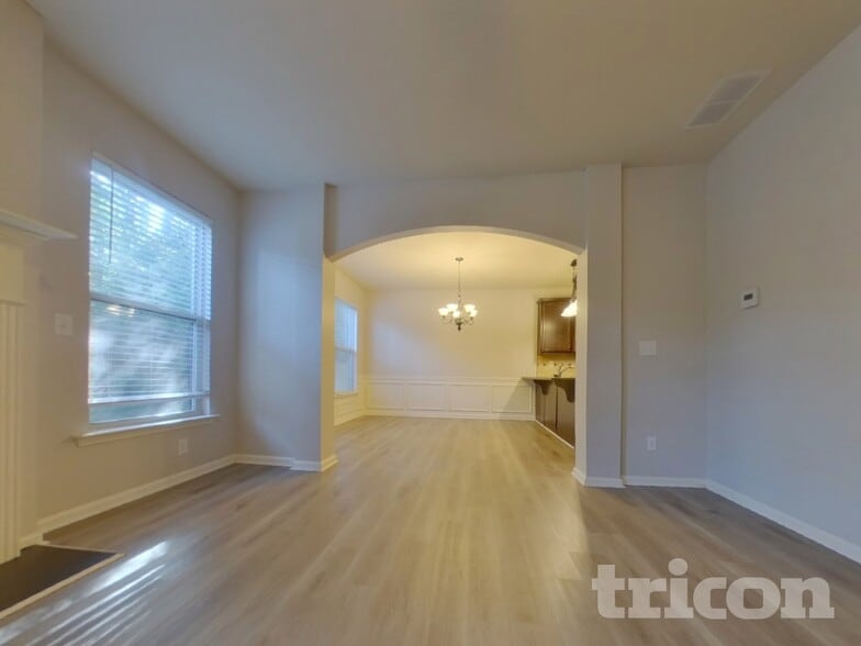 Building Photo - 2500 Wingfield Dr SW