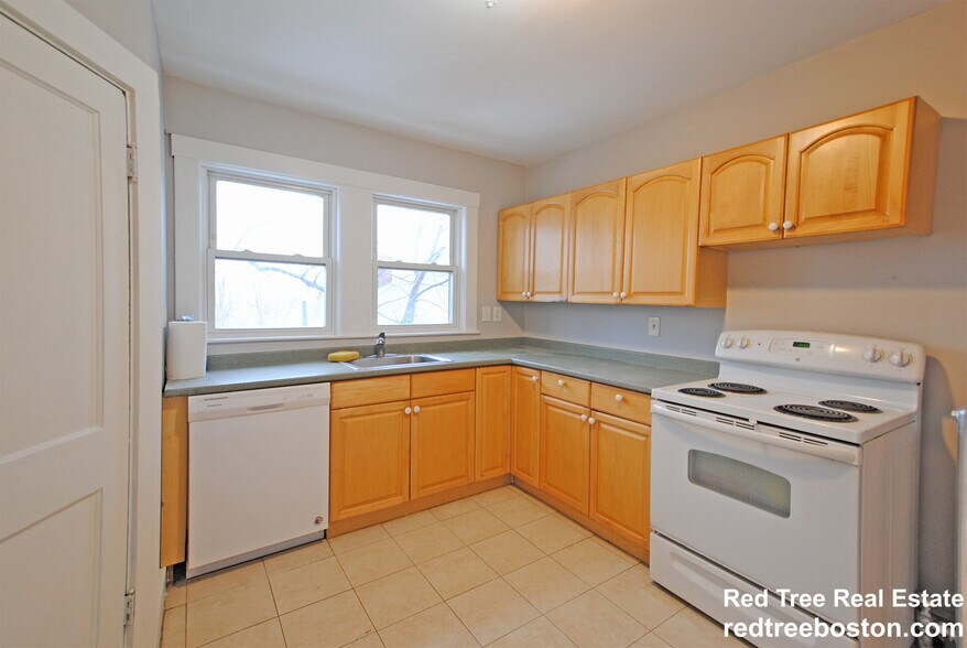 Building Photo - 80 Langley Rd