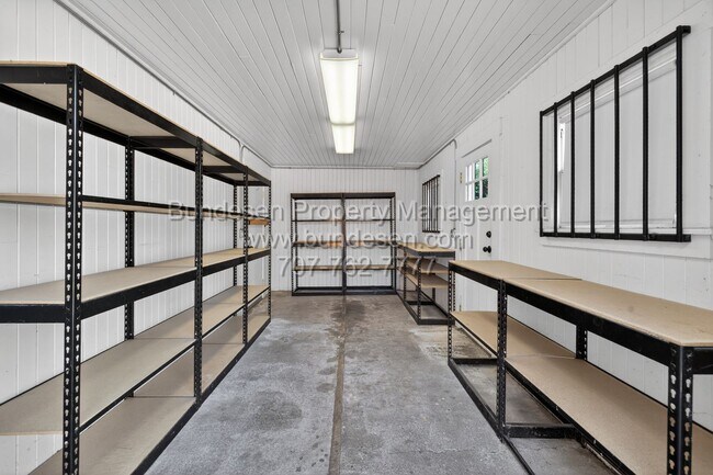 Building Photo - 612 Petaluma Blvd S