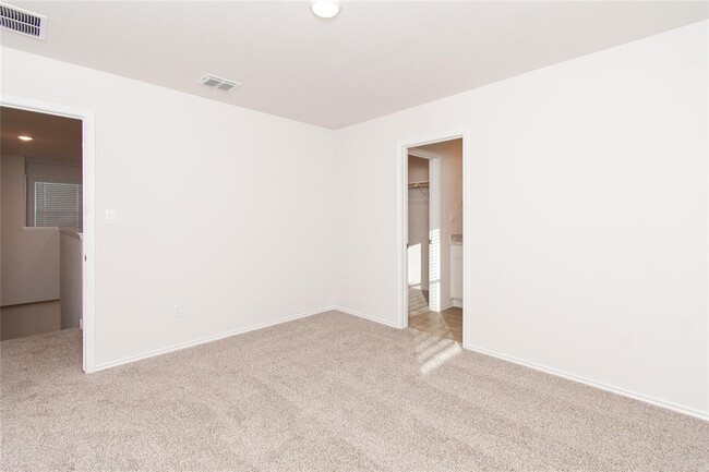Building Photo - 201 Varner Way