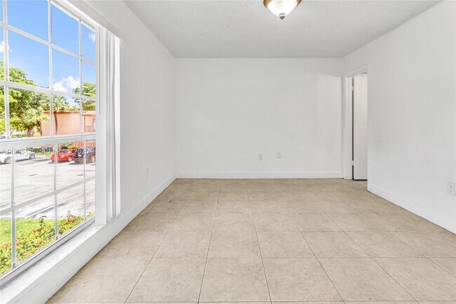 Building Photo - 7201 Miami Lakes Dr